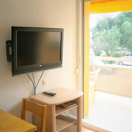 T2 Renove Proche Commerces Et Plages, Expo Sud Avec Garage A Les Mimosas - Fr-1-610-52
